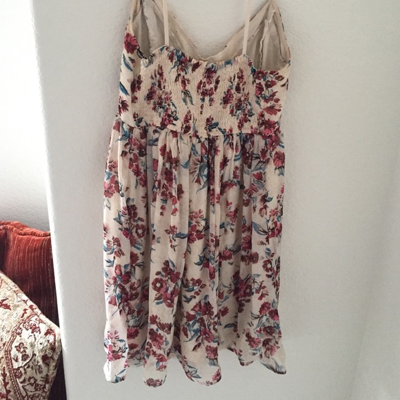 Floral Hollister dress - Picture 4 of 4