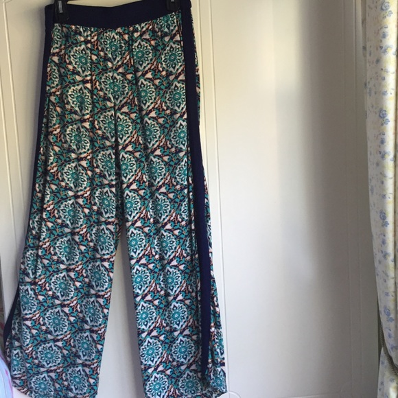 Bohemian Styled Wide flair patterned plants - Picture 2 of 3