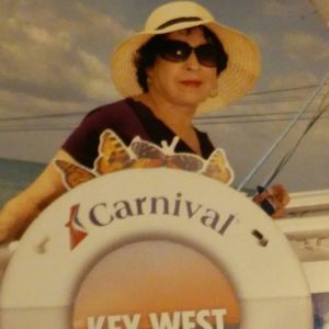 Meet your Posher, Nieves