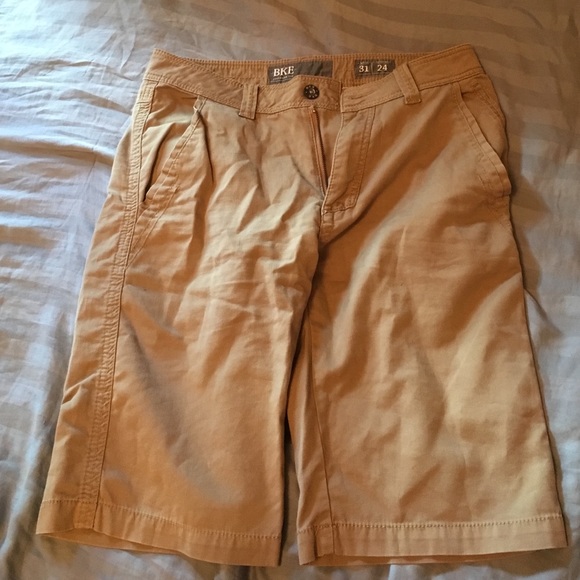 BKE khaki shorts