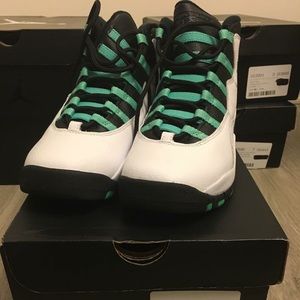 Air Jordan Retro 10.