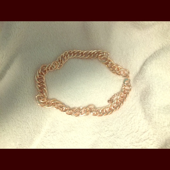 Gold chain necklace