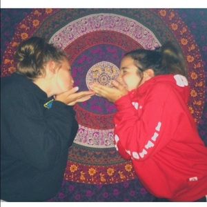 Meet your Posher, Ally