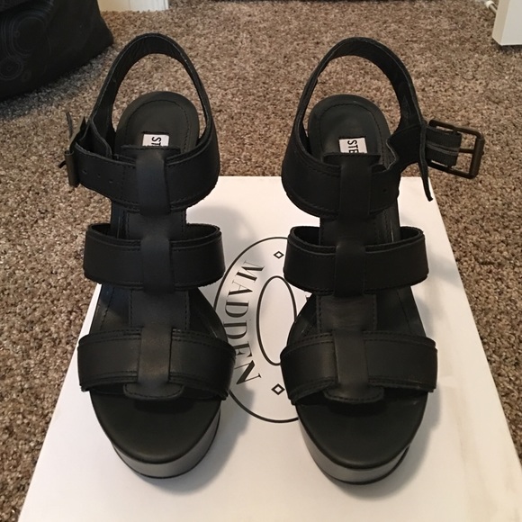 Steve Madden wedge 6.5