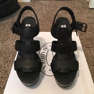 Steve Madden wedge 6.5