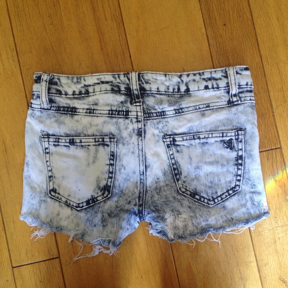 Distressed, acid wash jean shorts. - Picture 3 of 4