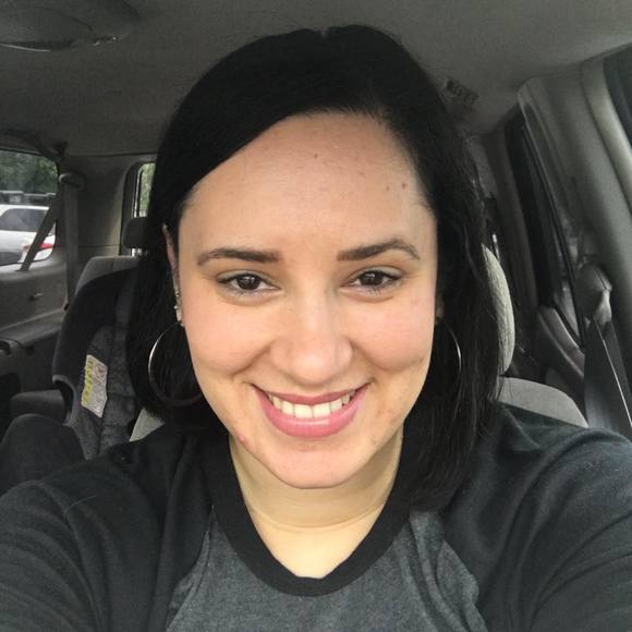 Meet your Posher, Desiree