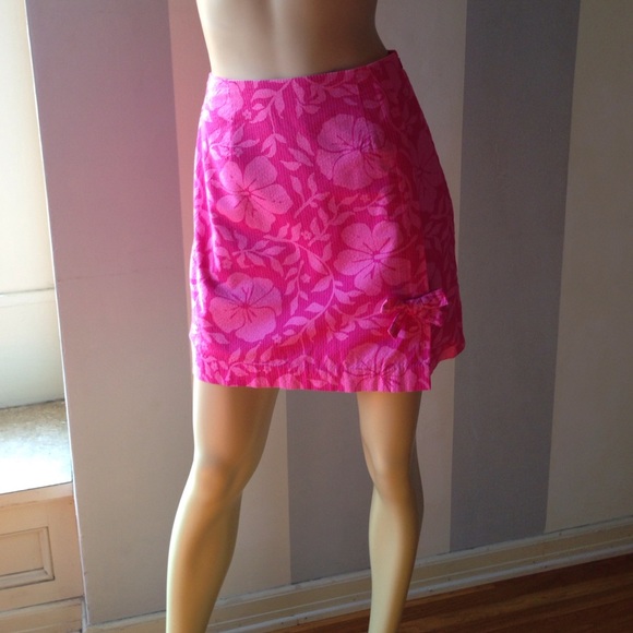 Lilly Beautiful pink hibiscus skirt. 0-6 - Picture 1 of 4