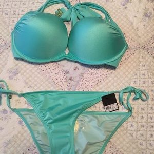 Brand new TAGS ON Victoria's Secret bikini !!