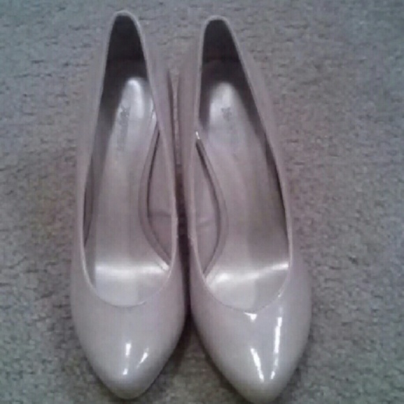 Shoes - Picture 2 of 3