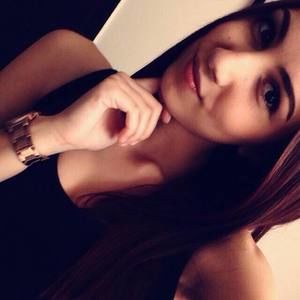 Meet your Posher, Desislava