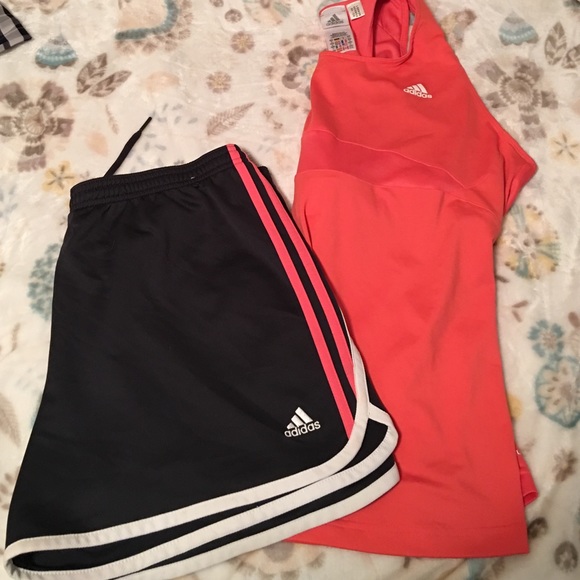 XL adidas workout outfit. Coral and dark gray.