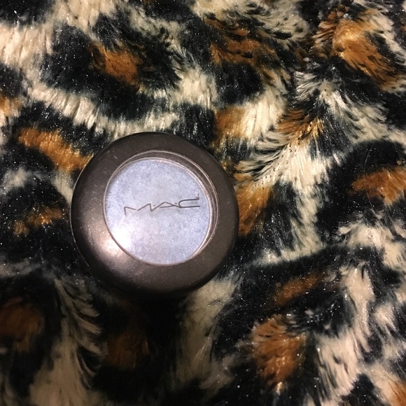 Mac eyeshadow moon reflection