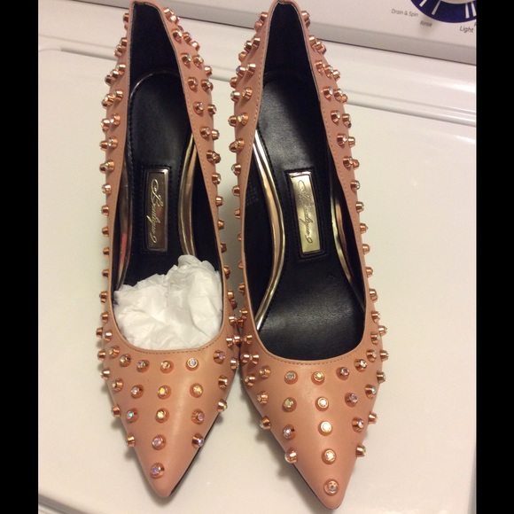 Boutique 9 pumps