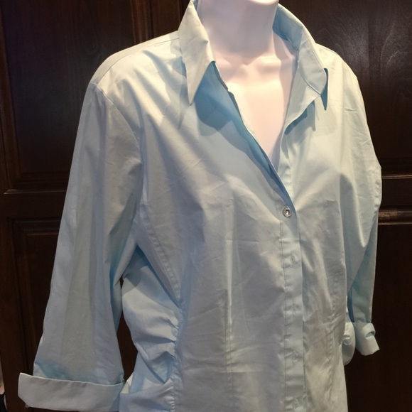 Casual collared baby blue top