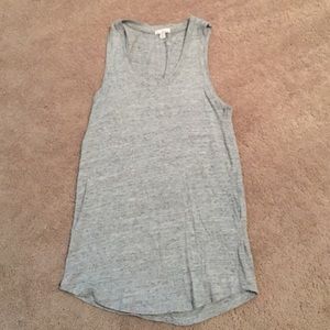 Gap grey shirttail hem tank top