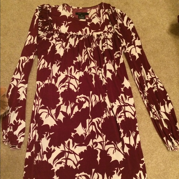 Wine and soft white floral BCBG dress. XS