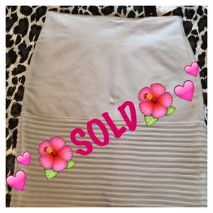 ❌❤️SOLD❤️❌Silver moon colored body con dress skirt