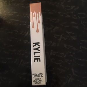 kylie jenner matte metal lip stick