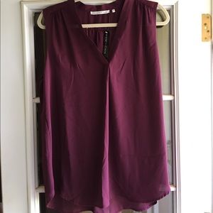 Violet & Claire v-neck, sleeveless blouse
