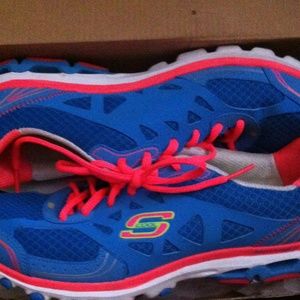 Memory foam cool Skechers ✨