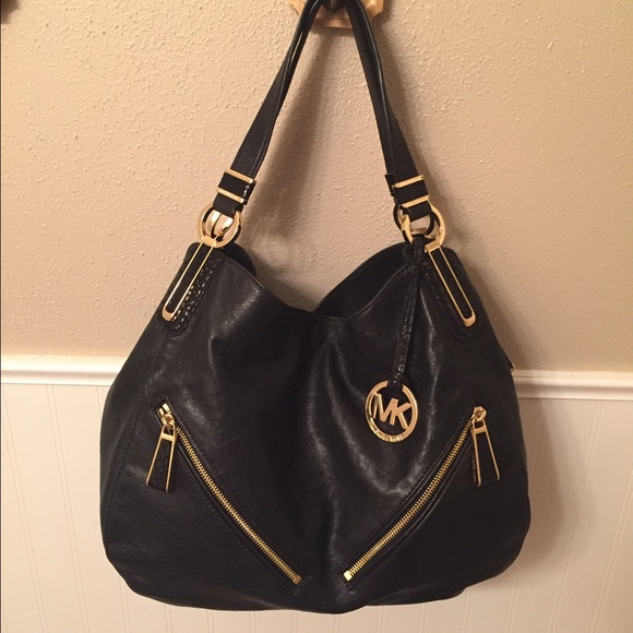 🎉SALE🎉 Michael Kors Black Hobo! 💕