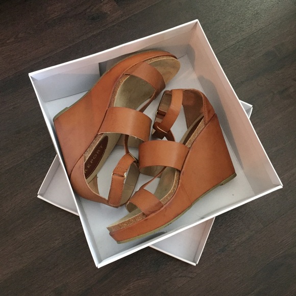 Report Kana Footbed Wedge Sandal