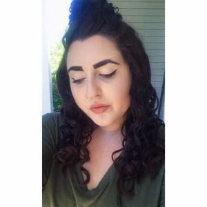 Meet your Posher, Monica