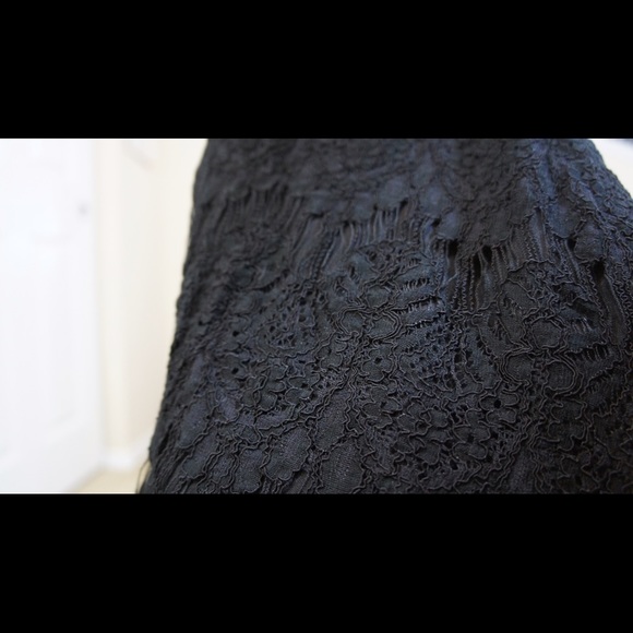 Halter top - Picture 2 of 2