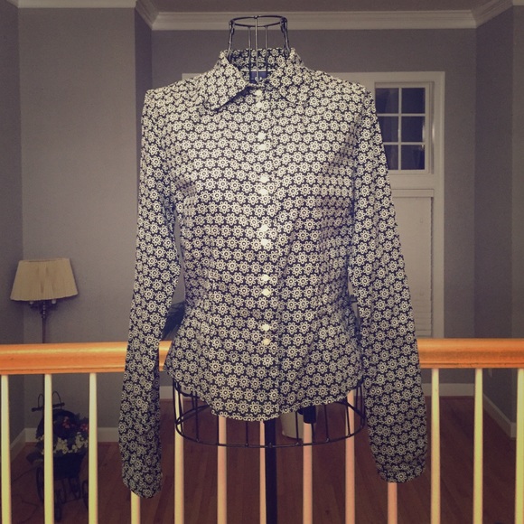 Gap Geometric Patterned Button Down Shirt - image 1