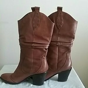 BCBG BOOTS