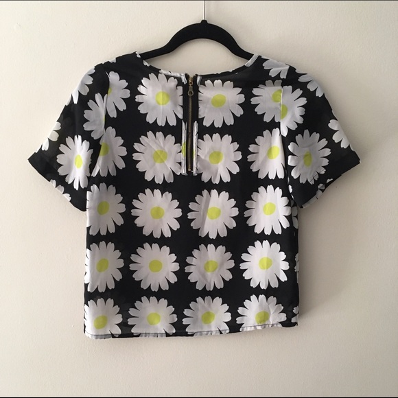Sheer Daisy Printed Crop Top - Picture 4 of 4