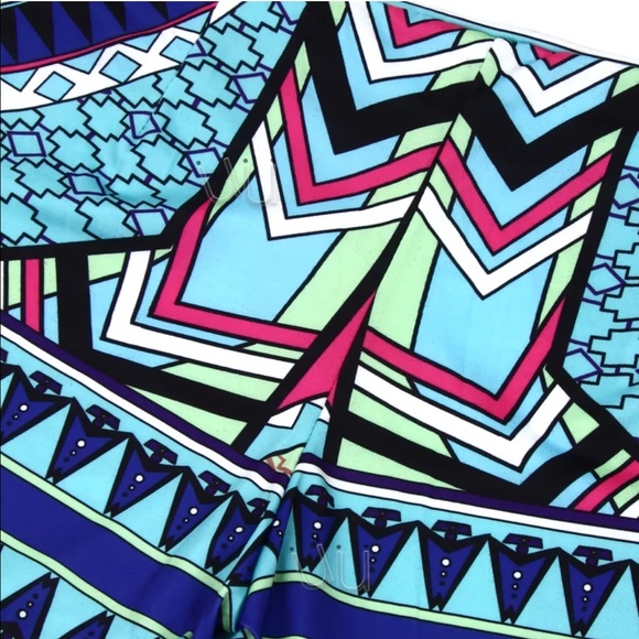 LAST PAIR Small HIGH WAISTED SHORTS - Picture 4 of 4