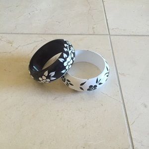 Wooden bangle bracelets