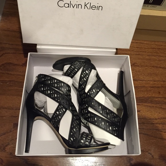 Calvin Klein Varin Platform Sandal