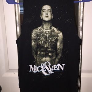 Of mice & men muscle tee