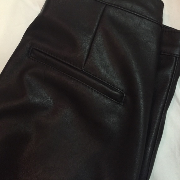 HP 8/22 🎉🎉H&M Faux Leather Leggings🎉🎉 - Picture 4 of 4