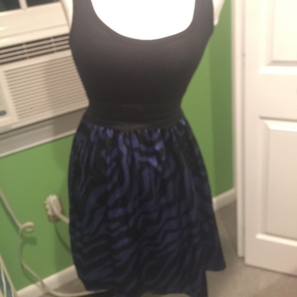 Blue and black printed dead - Picture 3 of 3