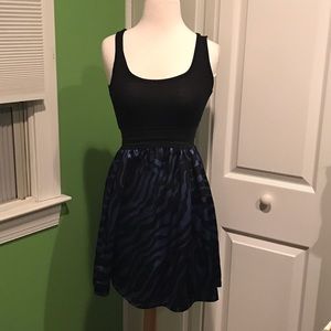 Blue and black printed dead