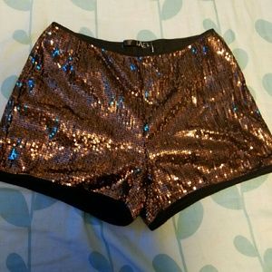 Sequenced boots shorts