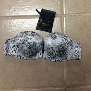 Strapless bombshell VS