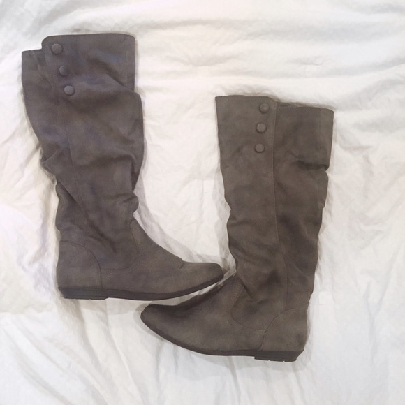 Grey boots