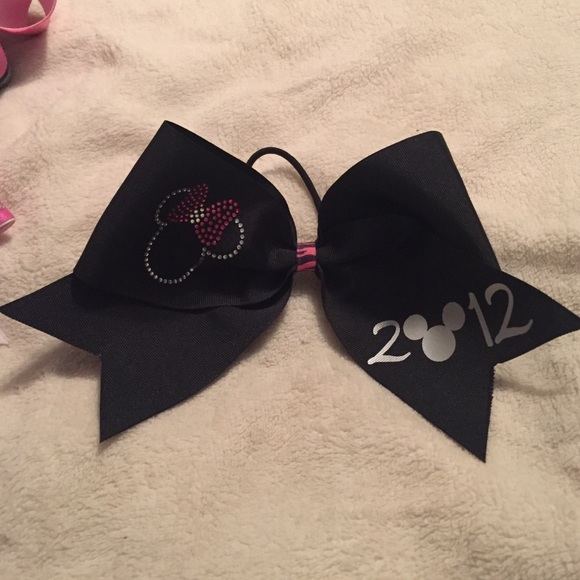 Worlds cheerleading bow! - Picture 1 of 1