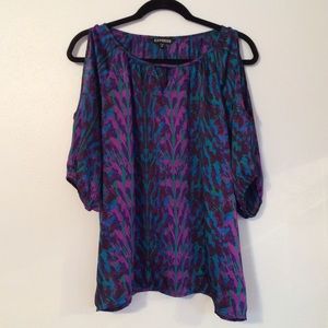 ‼️Closet closing 9/5! Express cold shoulder top