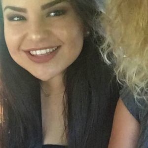 Meet your Posher, Destinee