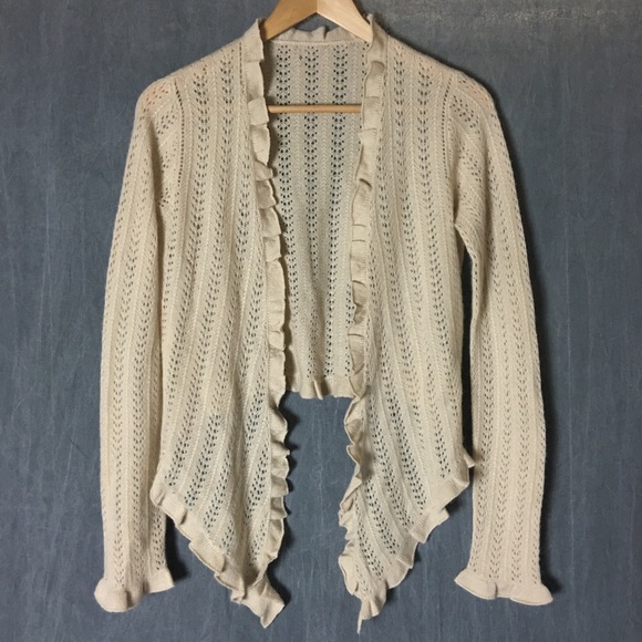 SOLD —- Cream Cropped Knit Sweater