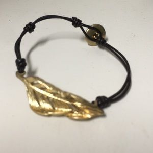 Chloe and Isabel gold leaf bracelet
