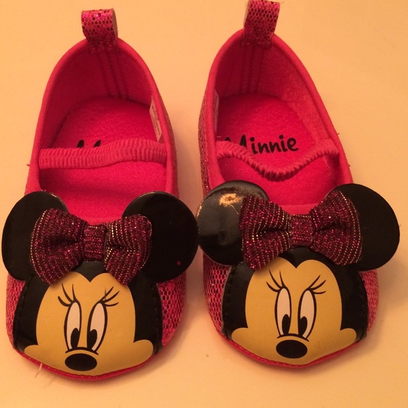 Minnie Mouse shoes