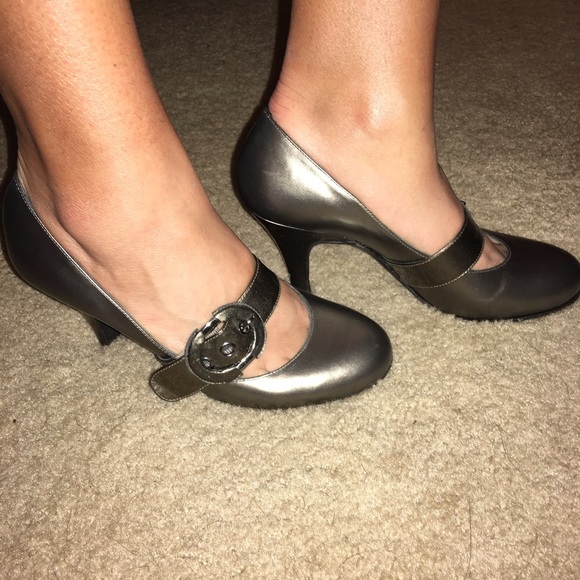 Antonio Melani metallic heels size 6 - Picture 3 of 3