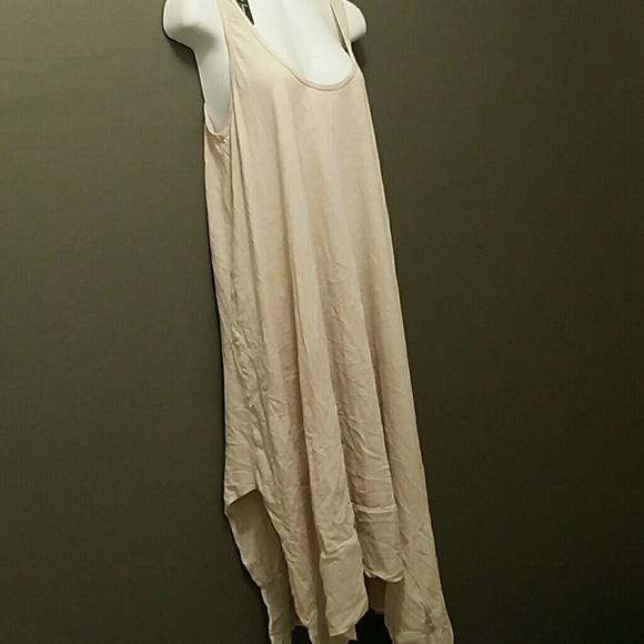 Elizabeth and James Dresses & Skirts - NWT Elizabeth and James Adrienne Dress